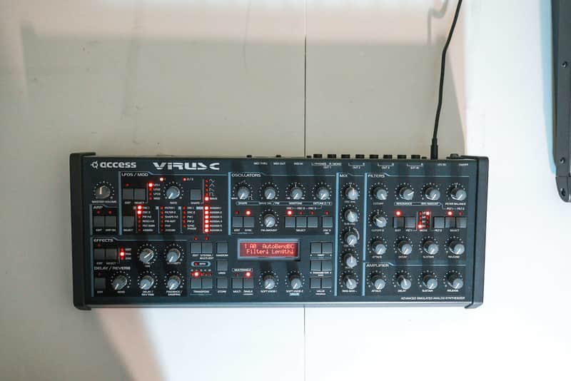 Access Virus C Desktop Digital Synthesizer 2002 - Black image 1