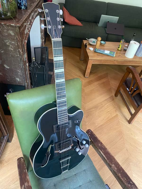 Favino Archtop 1970 - Black image 1