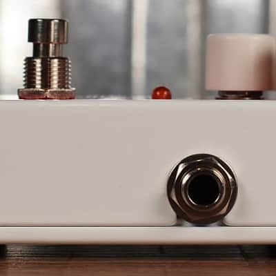 Electro-Harmonix EHX Nano POG Polyphonic Octave Generator Guitar Effect Pedal image 4