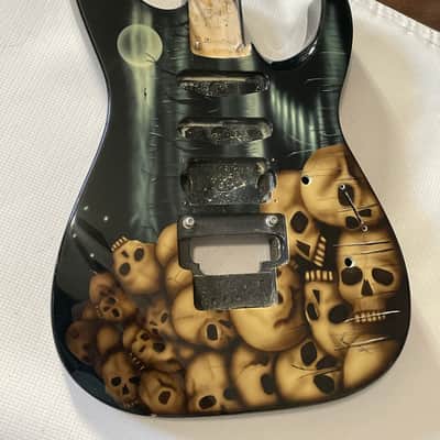 2002 Made in Japan Jackson DK2 Pile O' Skulls Graphic Guitar Body Floyd Ready image 3
