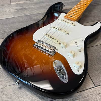 Fender Eric Johnson Stratocaster with Maple Fretboard 2005 - Present - 2-Color Sunburst image 3
