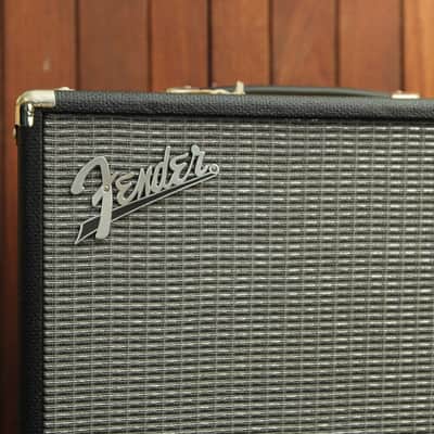 Fender Rumble 200 Bass Amplifier Combo image 2