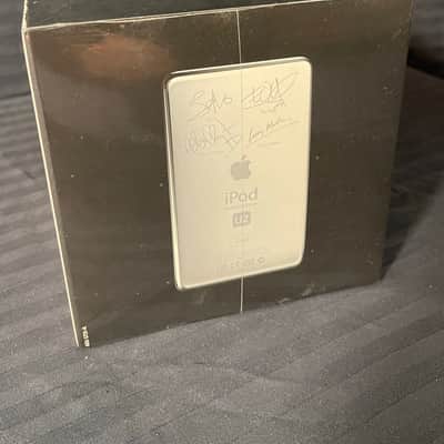 Apple iPod Vintage U2 Special Edition Black/Red (20 GB) Unopened/Mint/Factory Sealed/RARE! image 8