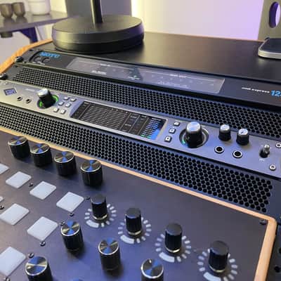 Universal Audio Apollo x8 Thunderbolt 3 Audio Interface 2018 - Present - Black image 1