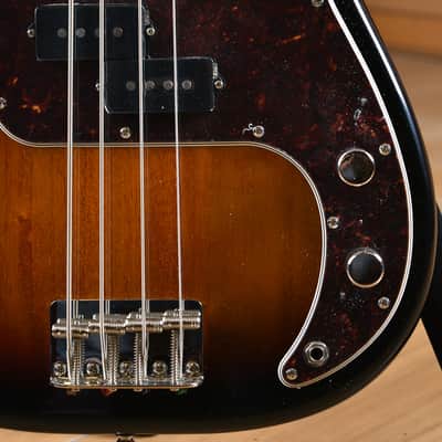 Squier (by Fender) Classic Vibe '60s Precision Bass Laurel Fingerboard 3 Tone Sunburst image 2