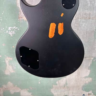 Vintage V100MR-BK Icon Series Single Cut - Black / Sunburst image 11