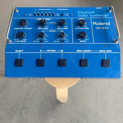 Roland GR-300 Guitar Synthesizer