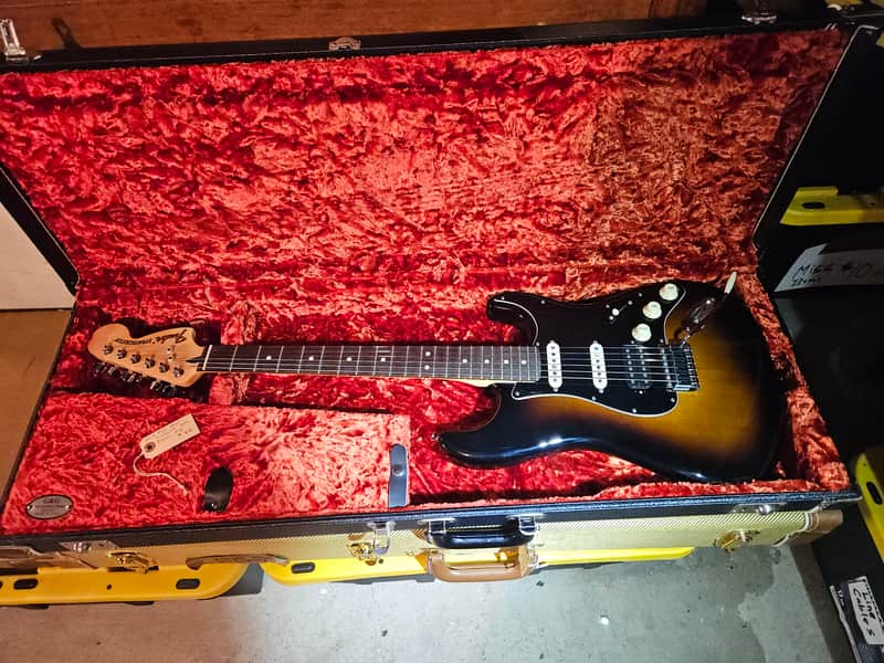 Fender strat, sunburst finish Hss pickups Dimarzio humbucker sounds great image 1