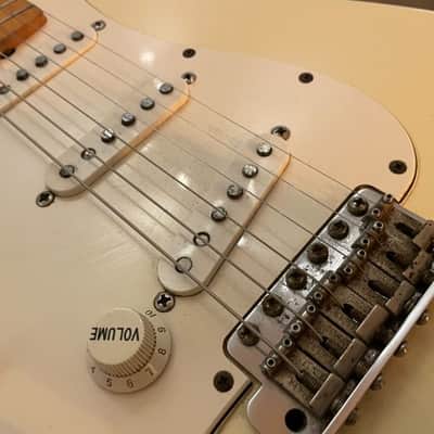 Fender Jimi Hendrix Artist Series Tribute Stratocaster 1997 Olympic White image 2