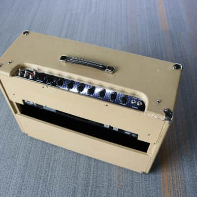 Peavey Classic 50 2x12" 50W Tube Guitar Combo Amp image 9