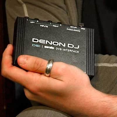 Denon DJ  DS1  SERATO DIGITAL VINYL AUDIO INTERFACE image 5