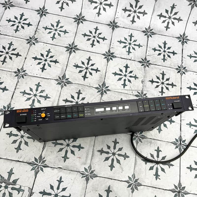 Roland SDE-3000 Digital Delay image 1