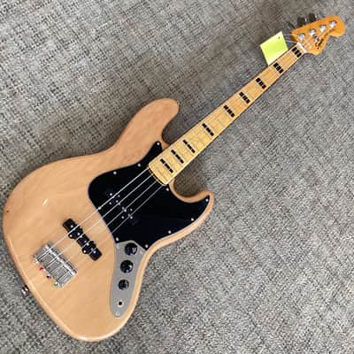 Squier Classic Vibe '70s Jazz Bass in Natural image 2