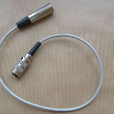 Sennheiser MD 421 Cardioid Dynamic Microphone image 10