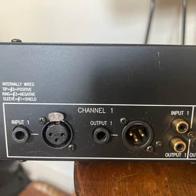 Rane ME 60 Dual Channel 30-Band Equalizer with rack mount bolts and washers. image 6