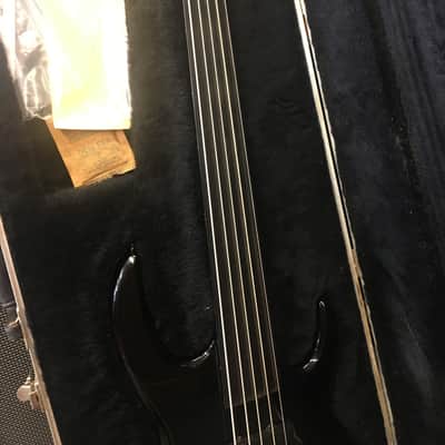Carvin LB75F 92-94 Black Fretless 5 String Bass w/ Original Hard Shell Case image 3