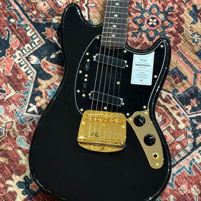 *NEW IN BOX* 2025 Fender Japan Limited Edition Traditional Collection, 60's Mustang Black Pearl Gold with Matching Headstock - MIJ JD25 image 2