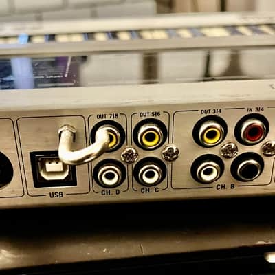 Native Instruments Audio 8 DJ 2010 Silver/Black image 1