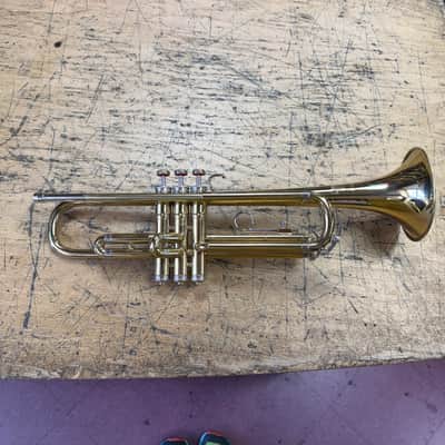 Vintage The Martin Imperial Bb Trumpet with Case and Mouthpiece Just Serviced Made in the USA image 2