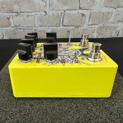 Abominable Electronics Hail Satan Deluxe Fuzz Pedal - Yellow image 6