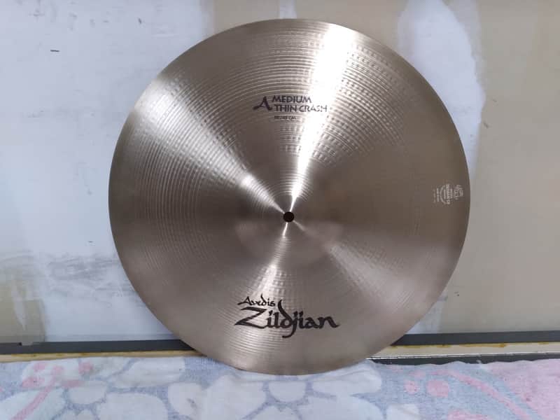 Zildjian 18" A Series Medium Thin Crash Cymbal 1982 - 2012 - Traditional image 1