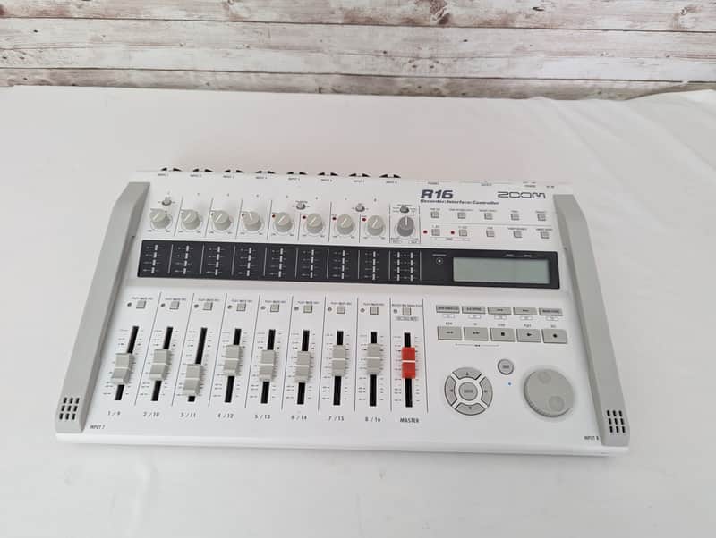 Used Zoom R16 USB Audio Interface / Digital Multitrack | Reverb