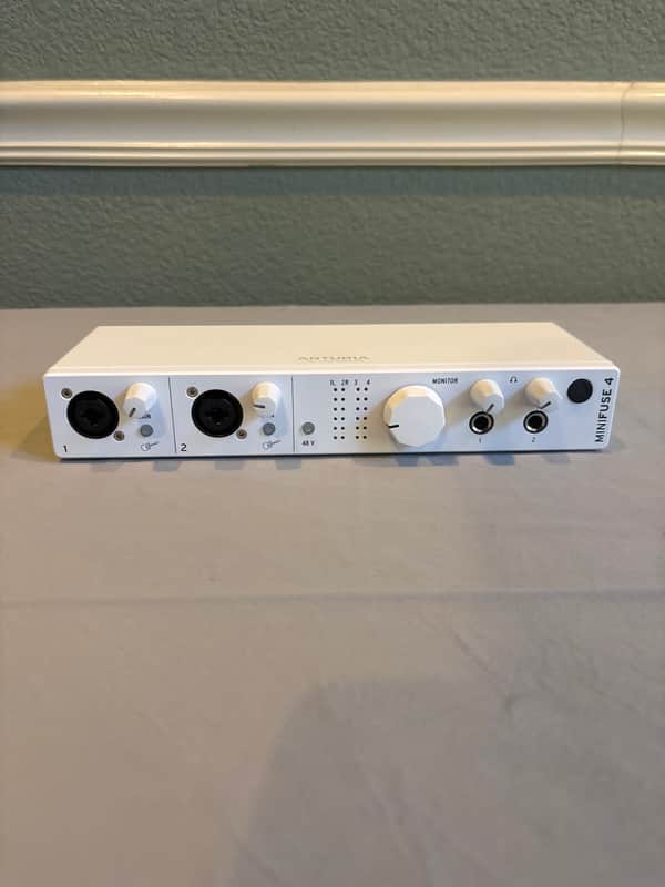 Arturia MiniFuse 4 USB-C Audio Interface 2021 - Present - White image 1