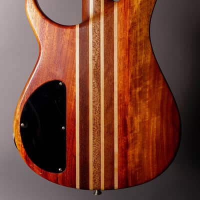 Peavey Zephyr 4 String NTB Neck Through Bass Guitar Bubinga/Maple/Mahogany image 7