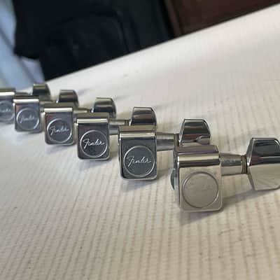1990's Era USA Fender Logo American Stratocaster Guitar Chrome Staggered Tuners Tuning Pegs 6 In Line image 1