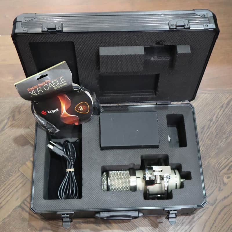 Lauten Audio Eden LT-386 Large Diaphragm Multipattern Tube Condenser Microphone