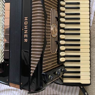 Hohner Gola ? 1950-1980 ? Gloss black image 2
