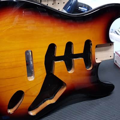 Brio Strat Style Body Poly Gloss 2pc Alder Vintage Sunburst image 4