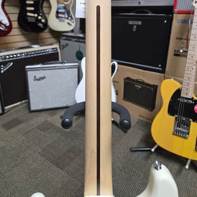 Squier Affinity Series Stratocaster with Maple Fretboard - Olympic White image 7