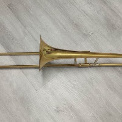 Holton TR602 Collegiate Trombone (with Mouthpiece and Case) image 2