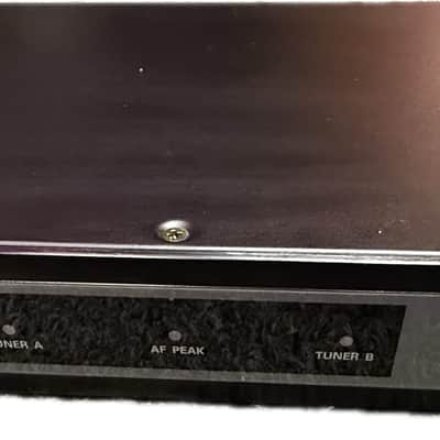 Audio-Technica ATW-R11 VHF Diversity Receiver image 2