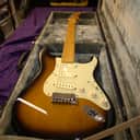 Fender American Deluxe Stratocaster V-Neck with Maple Fretboard 2004 - 2010 - 2-Color Sunburst
