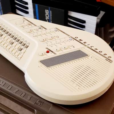 CERTIFIED!!! SUZUKI OMNICHORD OM300 INSPECTED/SERVICED AND IN AMAZING CONDITION! image 4