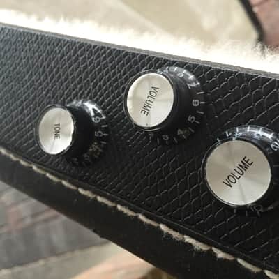 Gibson USA Thunderbird Studio 4-string Bass Guitar 2007 Ebony image 23