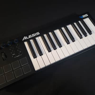 Alesis V25 MKII 25-Key USB MIDI Controller with Beat Pads 2022 - Present - Black image 4