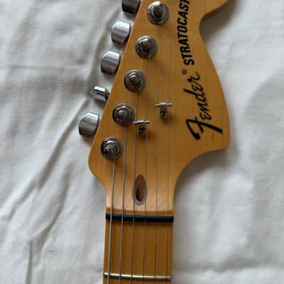 Fender FSR American Special Hand-Stained Stratocaster with Maple Fretboard 2012 - 2013 - Satin Honey Burst image 7
