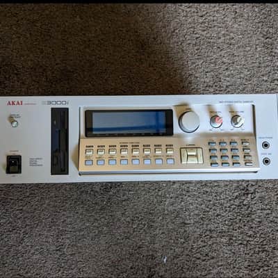Akai S3000i MIDI Stereo Digital Sampler 1993 - White