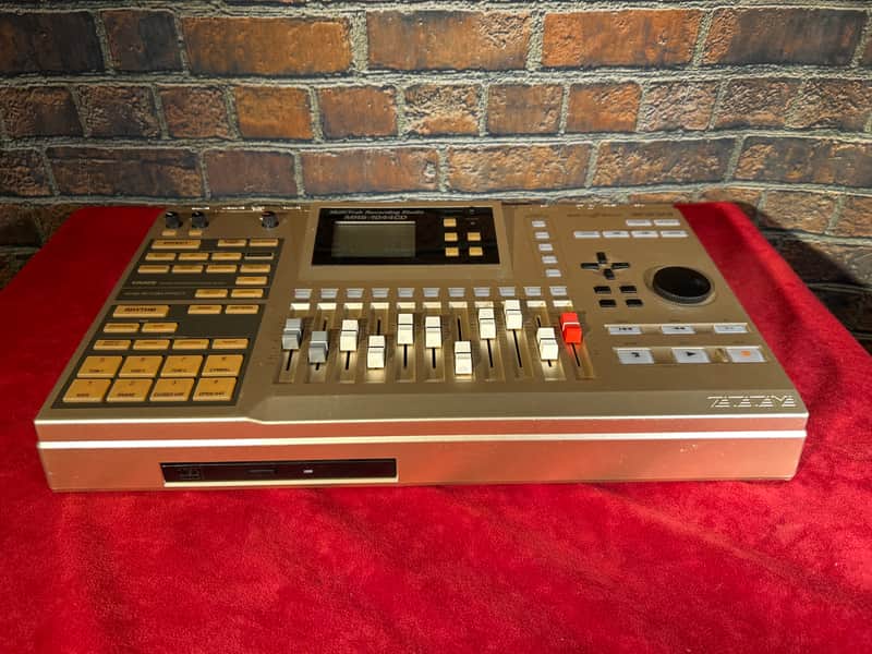 Zoom MRS-1044CD MultiTrak Recording studio w/ CD Burner - Bronze coloring image 1