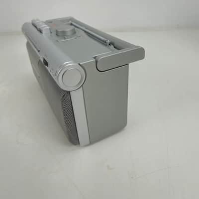 Sony - CFM-20L - Radio Cassette recorder - As New image 8