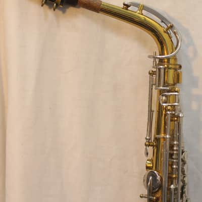 Bundy Saxophone alto Vintage 1957 red label - brass image 9