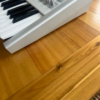 Access Virus TI Polar 37-Key Digital Synthesizer 2005 - White image 11