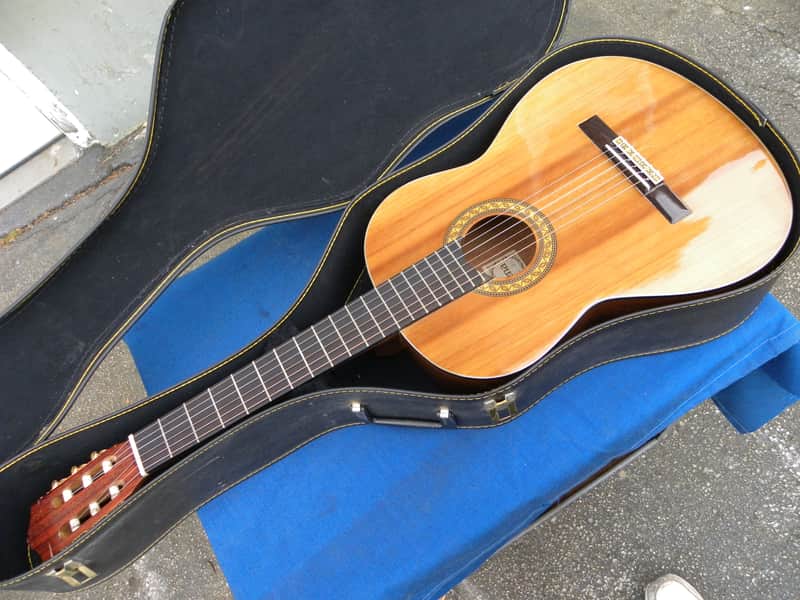 1970's Serena 8G 2-S Classical Guitar (Mfg by Suzuki) w Orig Case- Good condition image 1