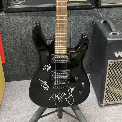 Dean Vendetta XM Electric Guitar 2010s - Black image 3