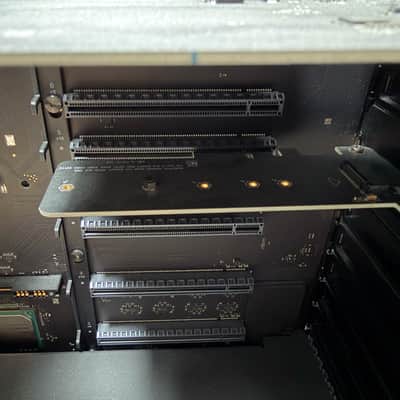 Apple Apple Mac Pro 2019 7,1 8-Core Xeon W / 128GB RAM / 1TB SSD / Radeon 580X 8GB / NVMe PCIe / Wheels / Box 2019 - Apple Finish image 3