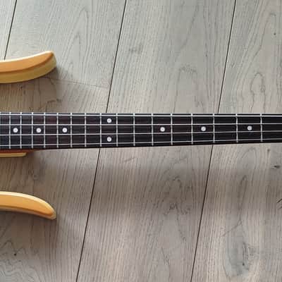 Hondo II Professional Longhorn Bass-Creme Burst image 2