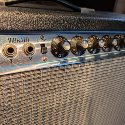 Fender Twin Reverb 2-Channel 100-Watt 2x12" Guitar Combo 1976 - Silverface image 3